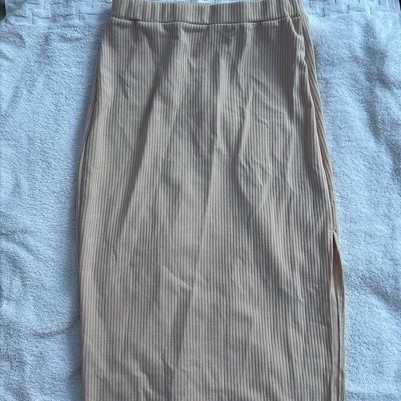 Suit - Picture 3 of 3